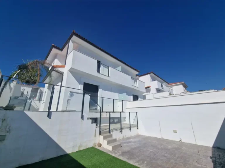 ne-ALHI-B2 | Impressive two-bed terraced house in the heart of Manilva
