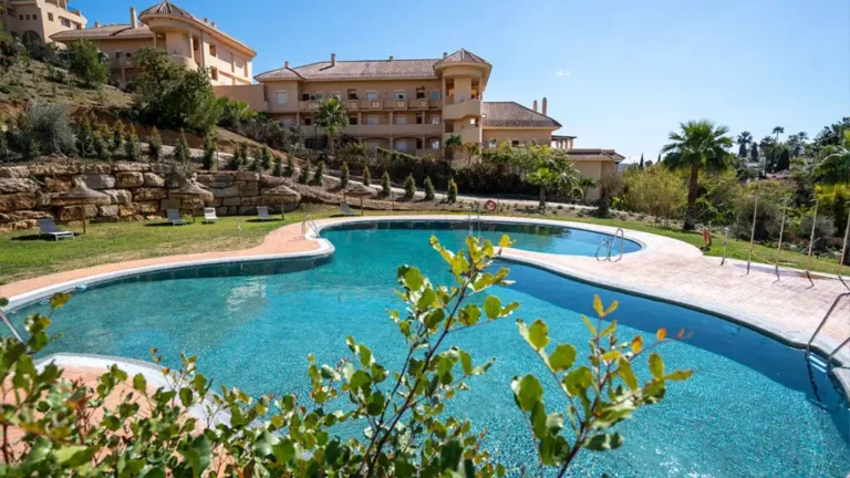 ne-BANA-F3-D8-B2 | Spacious 2 bed condo Marbella property