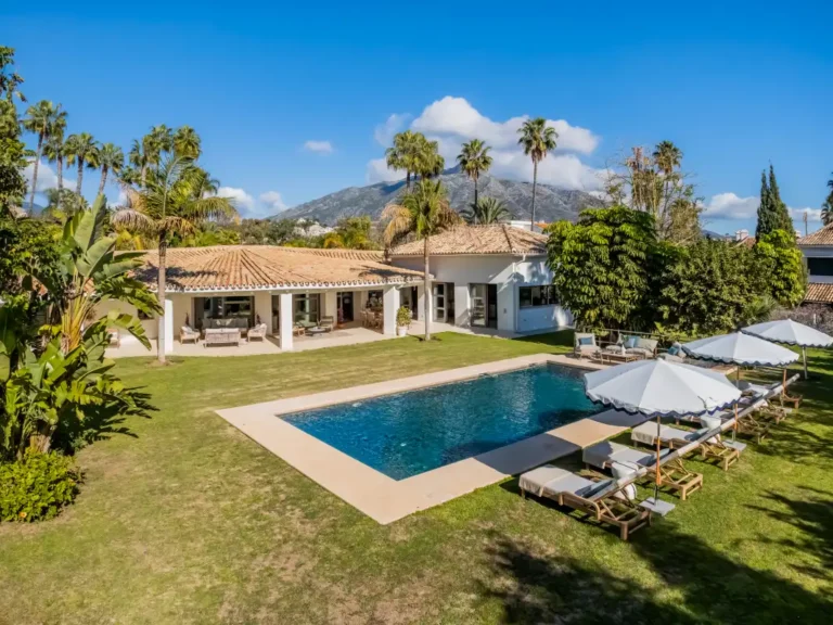 ne-VIPS-B5 | Villa 603m² accommodation Costa del Sol location
